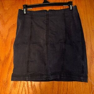 Free People Size 6, black denim pencil skirt